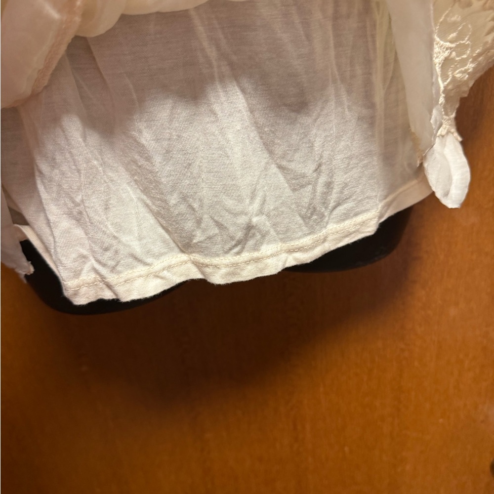 Angel Cream Ruffled Tank Top - Picture 4 of 7